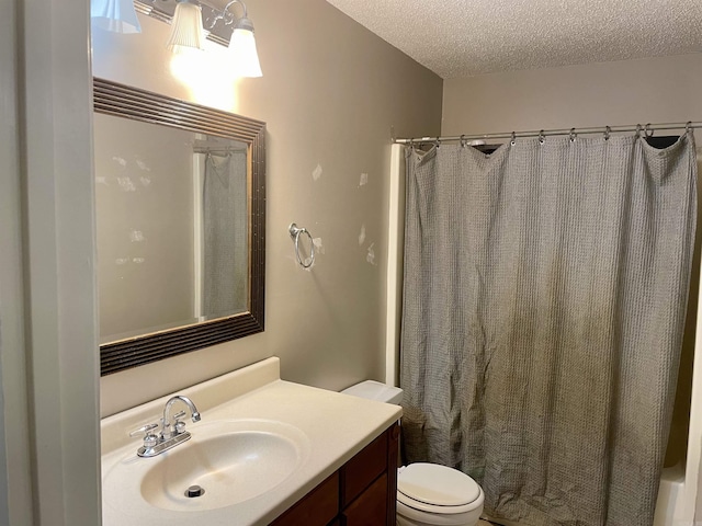 417 Ridge Rd, Pocahontas, AR 72455 - bathroom with a textured ceiling, toilet, vanity, and shower / bath combination with curtain