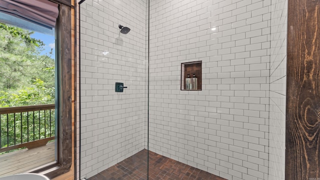 136 Gnarly Maple Trl, Hochatown, OK 74728 - full bathroom featuring a tile shower