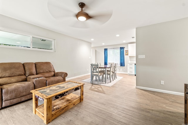 201 Sunset St, Hot Springs, AR 71913 - living room with ceiling fan, light wood finished floors, baseboards, and recessed lighting