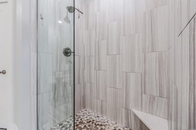 118 Lydia Dr, Maumelle, AR 72113 - full bathroom with a tile shower