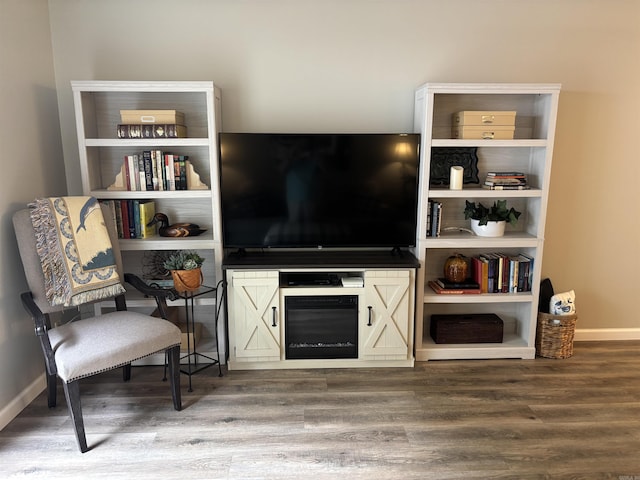 135 Hillview Dr Unit 19, Fairfield Bay, AR 72088 - living room with wood finished floors and baseboards