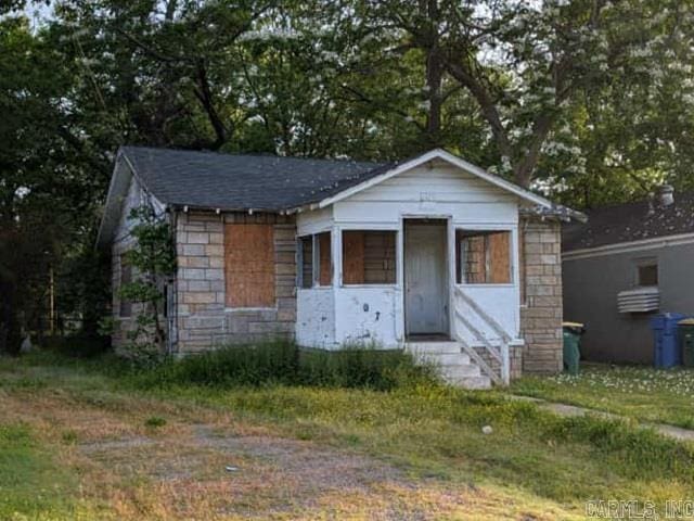 607 W 21st St, North Little Rock, AR 72114 - bungalow featuring stone siding