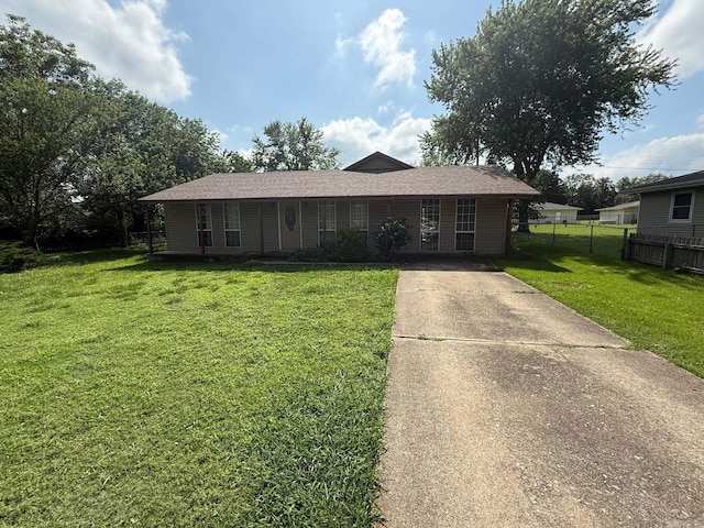 211 Turner St, Mena, AR 71953 - view of front facade featuring concrete driveway