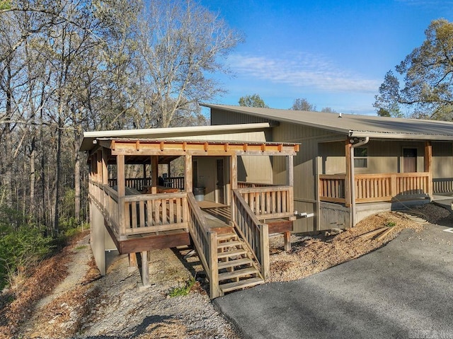 1912A5 Central Blvd, Bull Shoals, AR 72619 - view of front of property with metal roof and covered porch