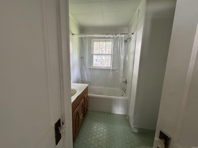 404 Mchenry, Malvern, AR 72104 - full bath with crown molding, shower / bathtub combination with curtain, and vanity