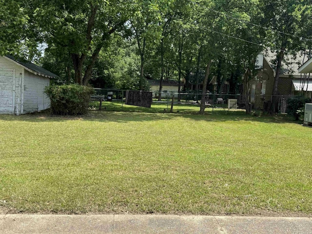 404 Mchenry, Malvern, AR 72104 - view of yard