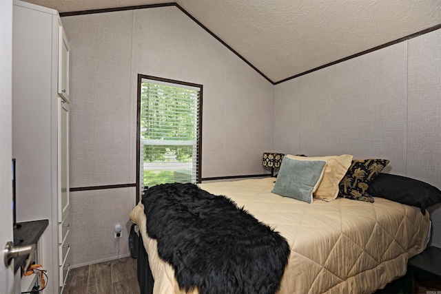 193 Sycamore, Sheridan, AR 72150 - bedroom with vaulted ceiling and wood finished floors