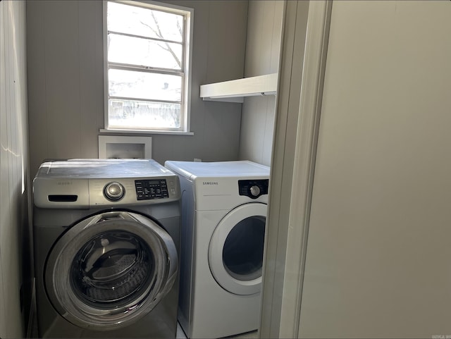 2411 Broadview Ave, Conway, AR 72034 - washroom featuring independent washer and dryer