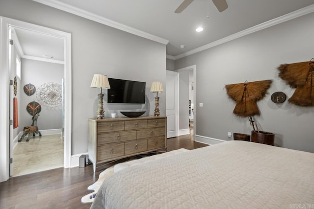bedroom featuring dark wood finished floors, crown molding, baseboards, recessed lighting, and ceiling fan