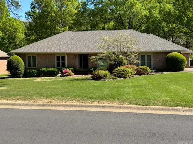 304 Quail Creek Rd, Hot Springs National Park, AR 71901 - single story home featuring brick siding, a front lawn, and a shingled roof