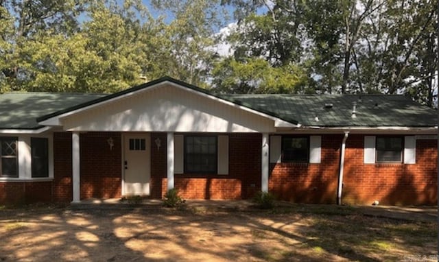 2 Concord Dr, Conway, AR 72034 - ranch-style home with brick siding