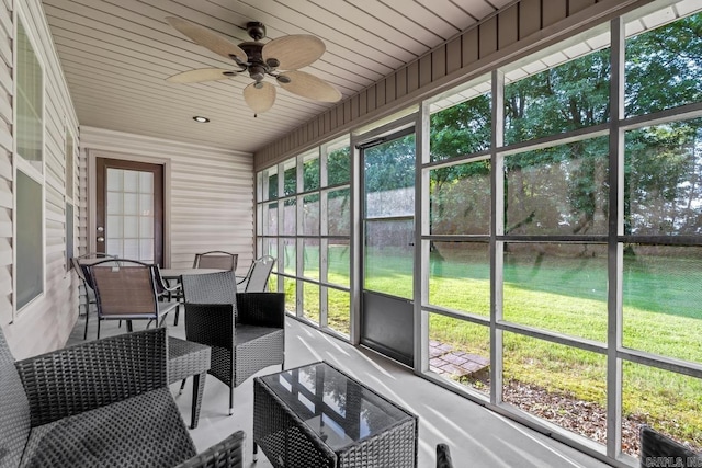 3612 Lexee Dr, Jonesboro, AR 72404 - sunroom featuring ceiling fan, outdoor dining space, and an outdoor hangout area