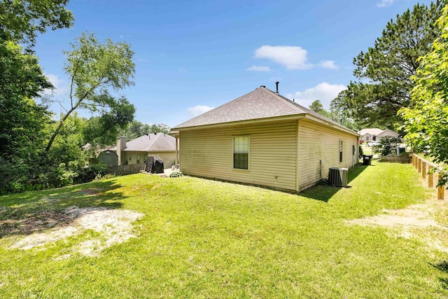 1228 Ridgecrest Dr, Benton, AR 72015 - rear view of house with roof with shingles