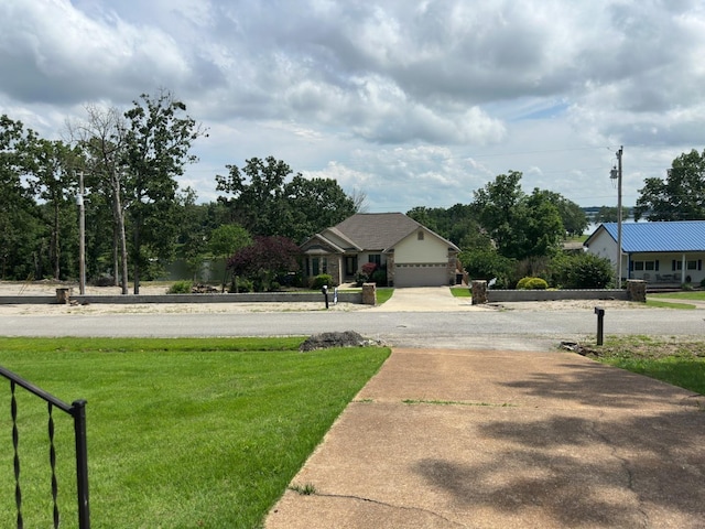 1502 E Emerald Cove Dr, Horseshoe Bend, AR 72512 - view of grassy yard