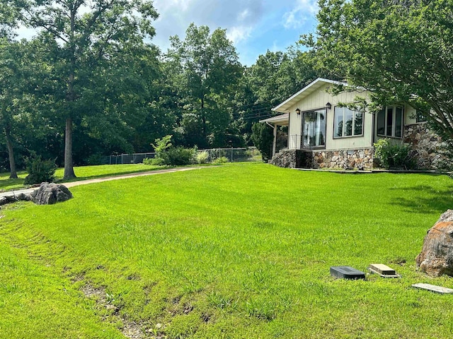 1502 E Emerald Cove Dr, Horseshoe Bend, AR 72512 - view of yard