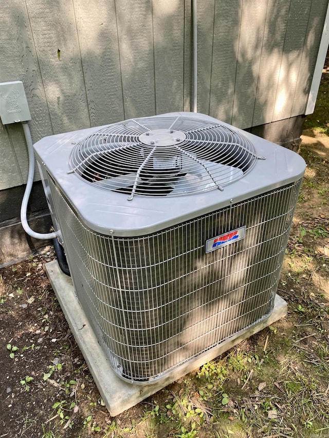 103 S 7th, Coal Hill, AR 72832 - exterior view of a cooling unit