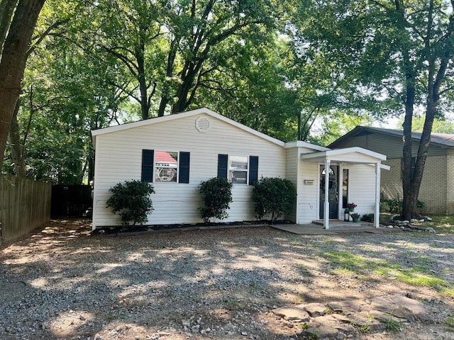 809 Banner St, Benton, AR 72015 - view of front of home featuring covered porch