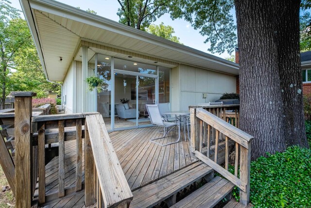 4509 Crestline Dr, North Little Rock, AR 72116 - deck with outdoor dining space