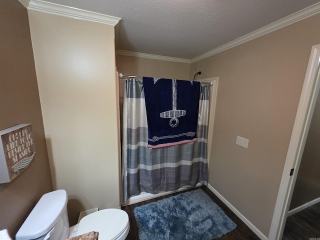 274 Hopewell Hollow Rd, Norfork, AR 72658 - bathroom featuring wood finished floors, a shower with curtain, crown molding, and a textured ceiling