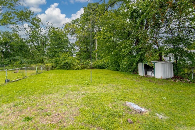 2708 Rock St, Little Rock, AR 72206 - view of yard featuring a storage unit