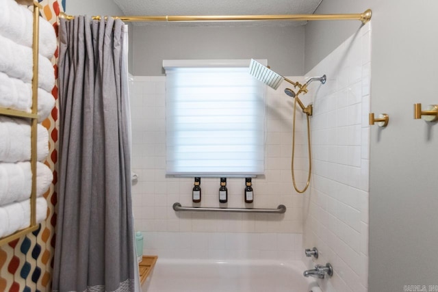1920 W Arch Ave, Searcy, AR 72143 - full bathroom featuring shower / bathtub combination with curtain