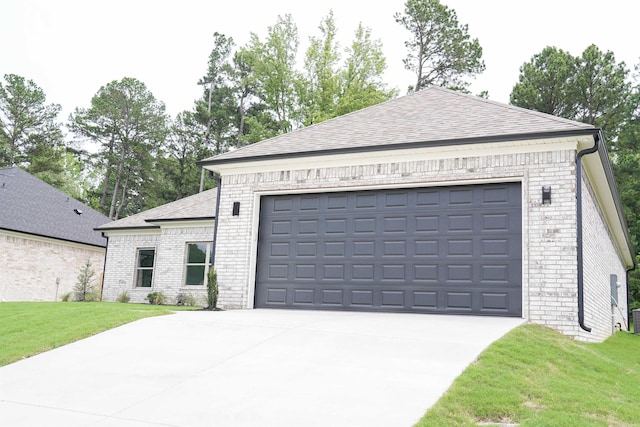 4013 Springwood Cir, Bryant, AR 72022 - garage with concrete driveway