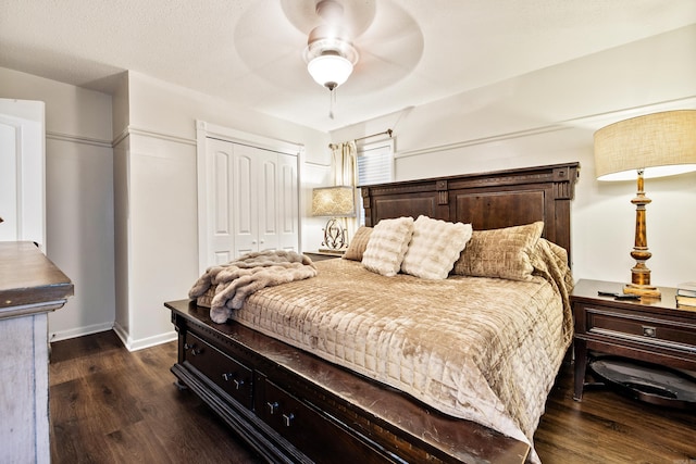 520 E 8th St, Lonoke, AR 72086 - bedroom featuring dark wood-style flooring, a closet, and ceiling fan