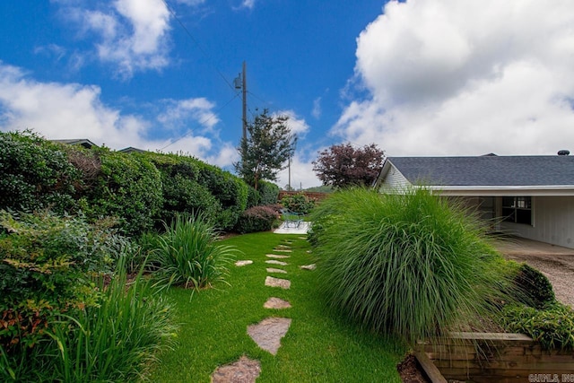 11414 E Stoney Point Ct, Little Rock, AR 72211 - view of green lawn