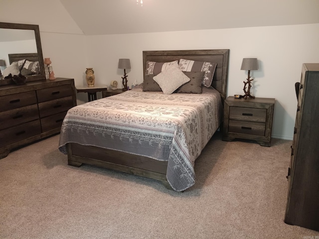 1402 Holmes Rd, Searcy, AR 72143 - carpeted bedroom with lofted ceiling