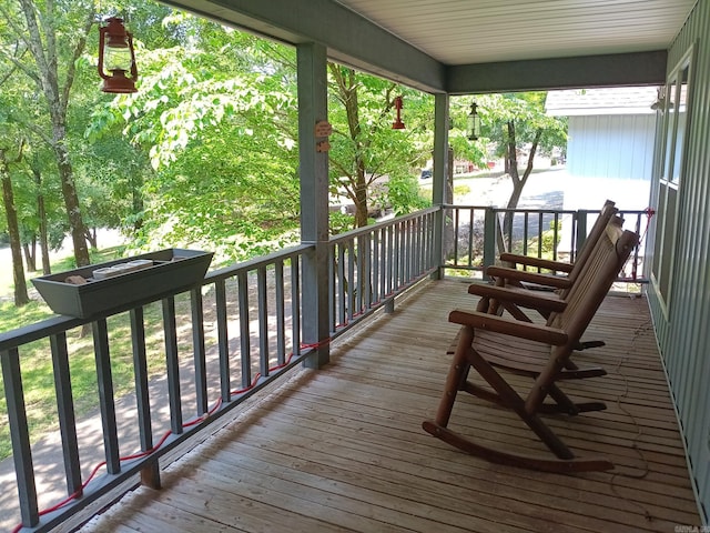 1402 Holmes Rd, Searcy, AR 72143 - view of wooden porch