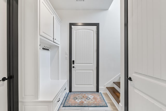 18001 Oak Creek Pl, Little Rock, AR 72223 - view of mudroom