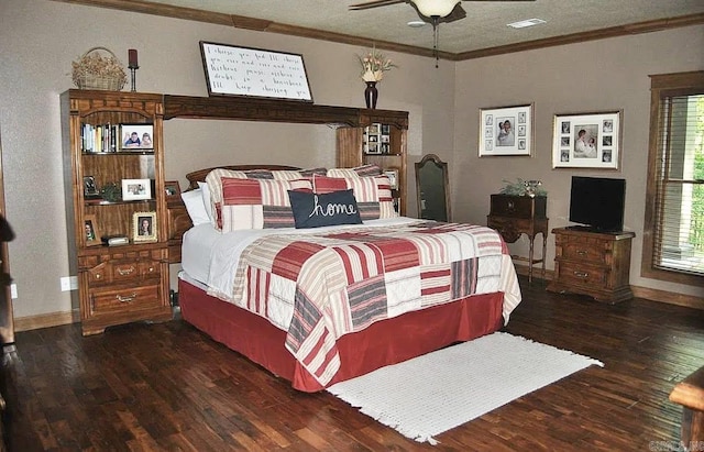 847 Woodland Hills Dr, Mountain View, AR 72560 - bedroom featuring hardwood / wood-style floors and crown molding