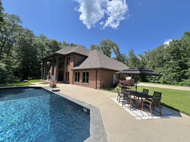 847 Woodland Hills Dr, Mountain View, AR 72560 - swimming pool with a patio area and a lawn