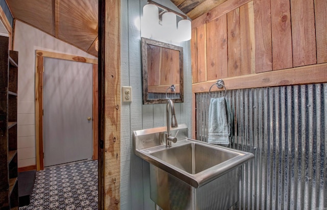 164 Roxie Ln, Greers Ferry, AR 72067 - bathroom featuring a sink