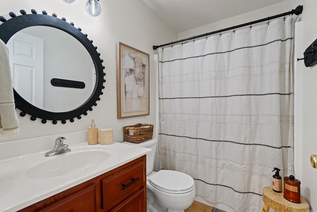 1905 Highgrove Rd, Harrison, AR 72601 - full bath with vanity and curtained shower