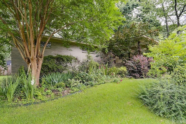 42 Bradford, Little Rock, AR 72227 - view of grassy yard