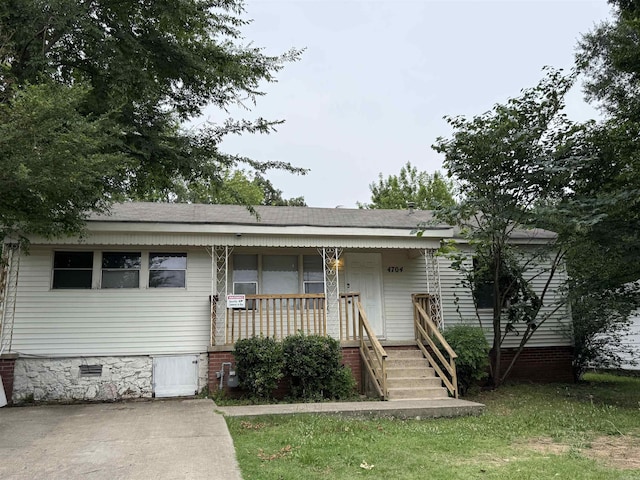 4704 Massie St, North Little Rock, AR 72118 - bungalow with a porch and crawl space