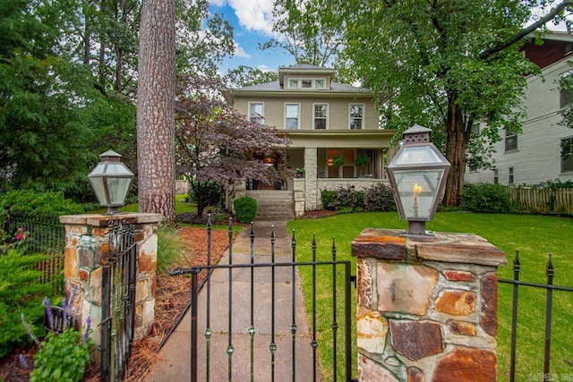 1116 Kavanaugh Blvd, Little Rock, AR 72205 - american foursquare style home featuring covered porch, a gate, and a fenced front yard