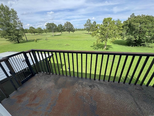 2025 Fairway St, Stuttgart, AR 72160 - view of balcony