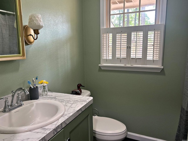 102 Mockingbird Ln, Arkadelphia, AR 71923 - full bath with toilet and vanity