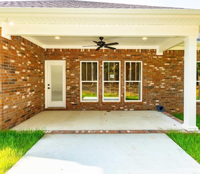 view of patio with ceiling fan