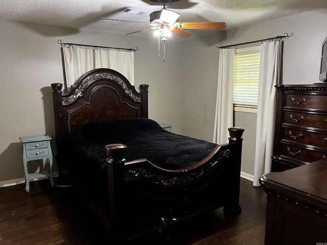 39 Dike View Dr, Heber Springs, AR 72543 - bedroom featuring dark wood-style flooring, a ceiling fan, and a textured ceiling