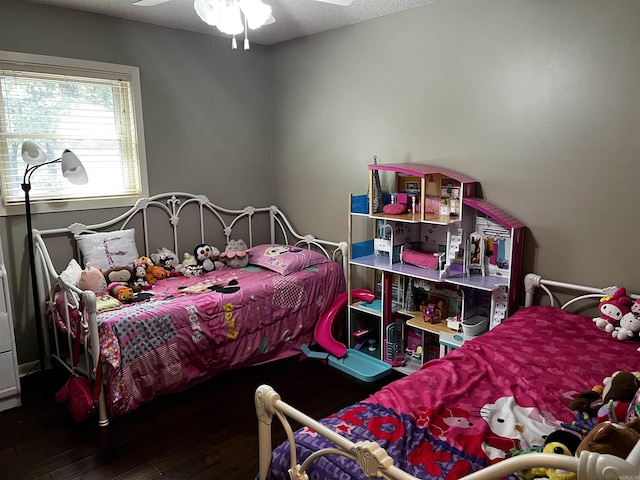 39 Dike View Dr, Heber Springs, AR 72543 - bedroom featuring wood finished floors