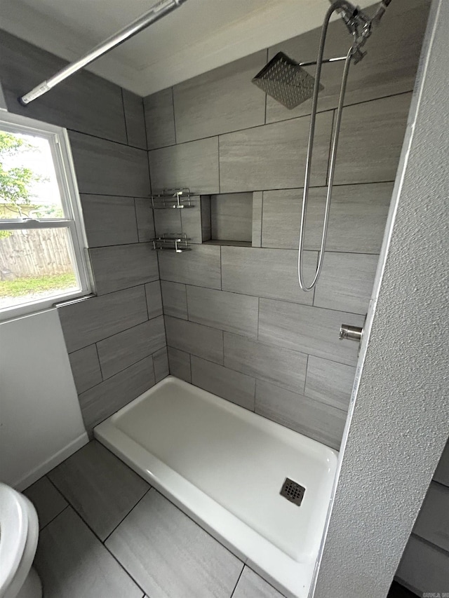 261 E Military, North Little Rock, AR 72118 - full bath featuring tiled shower