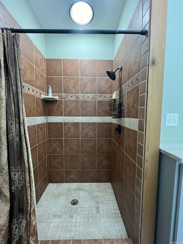 5942 Joey Ln, Texarkana, AR 71854 - bathroom featuring a tile shower