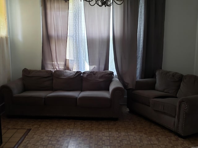 1508 W 18th Ave, Pine Bluff, AR 71603 - living area featuring a chandelier