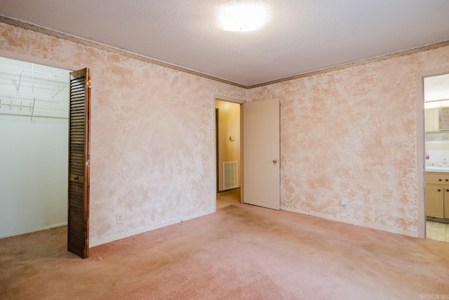 337 Lance Cir, Hot Springs, AR 71901 - unfurnished bedroom with light colored carpet, a closet, and ensuite bath