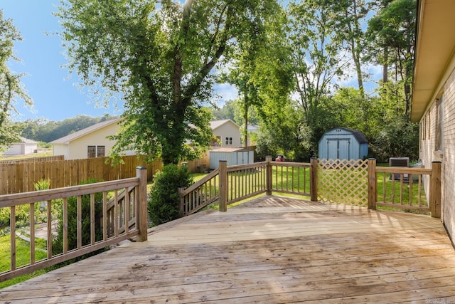 337 Lance Cir, Hot Springs, AR 71901 - wooden deck featuring a shed
