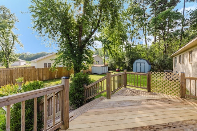 337 Lance Cir, Hot Springs, AR 71901 - wooden terrace with a storage unit