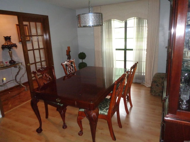 2 Wellington Ct, Little Rock, AR 72227 - dining room featuring light wood-style flooring